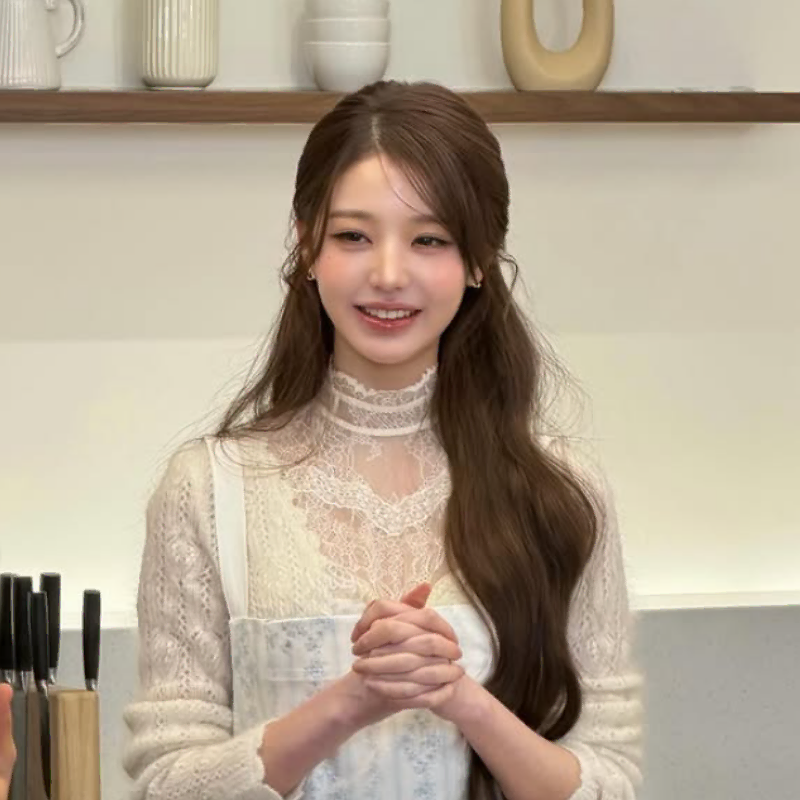 아이돌 식단 관리를 하는 장원영의 건강한 요리 습관