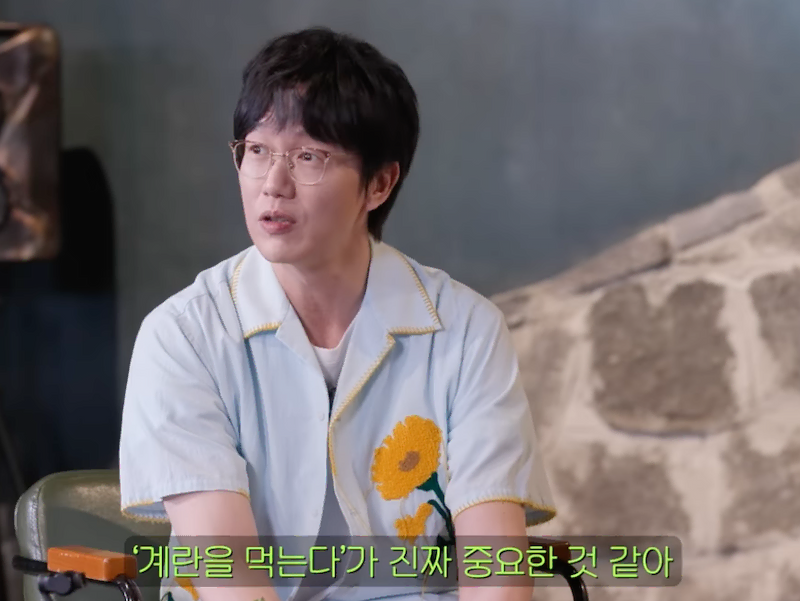 광어회, 계란, 고구마처럼 담백한 식재료로 저녁 식사를 구성하는 다이어트 식단 이미지를 표현했습니다.